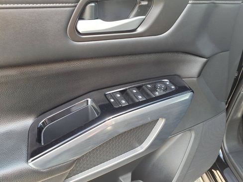 Used 2024 Nissan Pathfinder SL AWD/4WD image 25