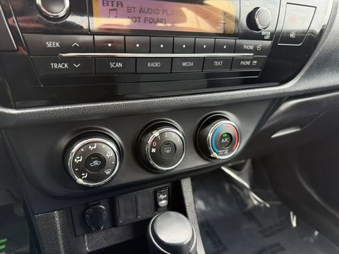 Used 2014 Toyota Corolla L image 30