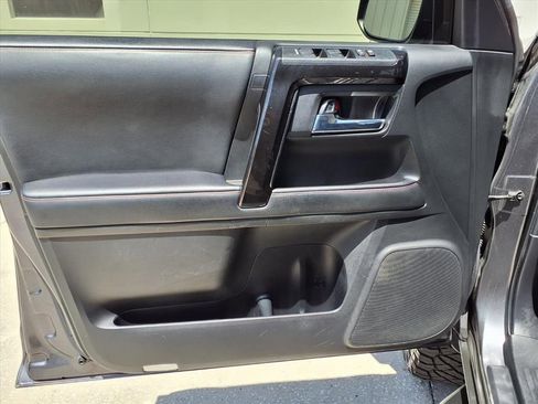 Used 2021 Toyota 4Runner TRD Off-Road Premium w/ Moonroof Package AWD/4WD image 23