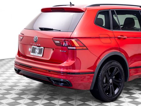 Used 2024 Volkswagen Tiguan SE R-Line AWD/4WD image 37