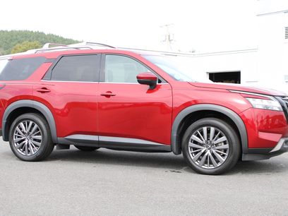 Used 2024 Nissan Pathfinder SL w/ SL Premium Package