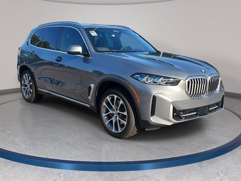 Used 2024 BMW X5 sDrive40i w/ Premium Package RWD image 3