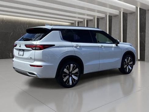 Used 2023 Mitsubishi Outlander SEL FWD image 6
