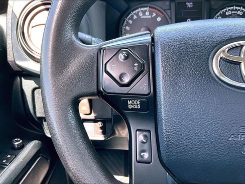 Used 2018 Toyota Tacoma SR w/ SR Convenience Package AWD/4WD image 18