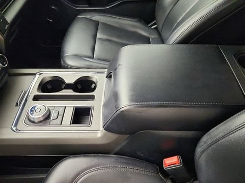 Used 2019 Ford Expedition XLT w/ Equipment Group 201A RWD image 12