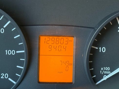 Used 2018 Mercedes-Benz Sprinter 2500 image 16