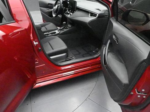 Used 2025 Toyota Corolla LE FWD image 15
