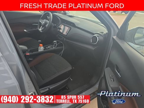 Used 2023 Nissan Kicks SR FWD image 17