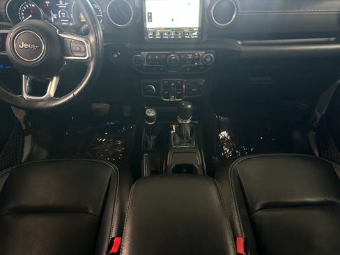 Used 2023 Jeep Wrangler Unlimited Sahara w/ Cold Weather Group AWD/4WD image 4