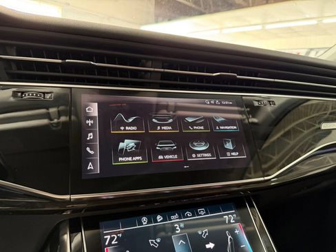Used 2020 Audi Q7 3.0T Premium Plus w/ Premium Plus Package AWD/4WD image 19