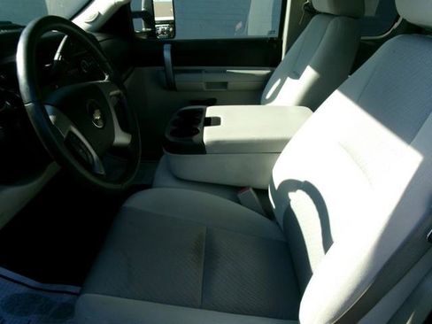 Used 2009 Chevrolet Silverado 2500 LT RWD image 9
