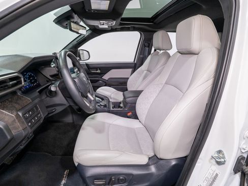 Used 2024 Toyota Tacoma Limited w/ Limited Package (LT) image 17