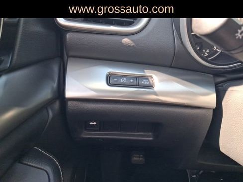 Used 2021 Nissan Maxima 3.5 SV w/ Floor Mat Group FWD image 17