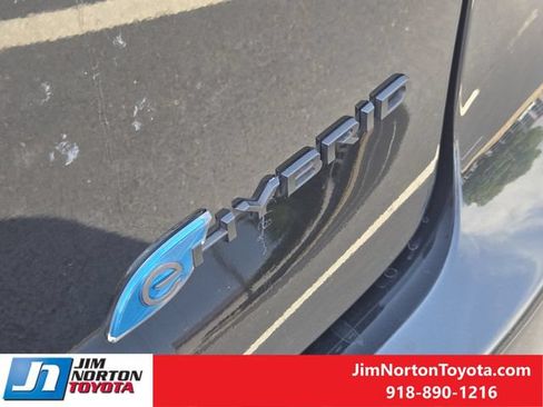 Used 2021 Chrysler Pacifica Limited w/ Premium & Safety Sphere Group FWD image 13