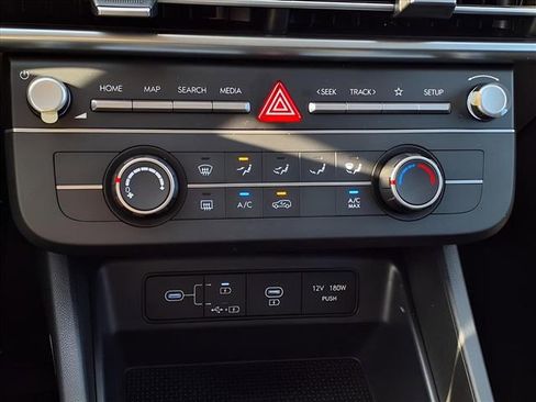 New 2026 Hyundai Tucson SE image 18