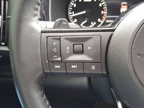 Certified 2023 Nissan Pathfinder SL w/ Black Appearance Package image 26