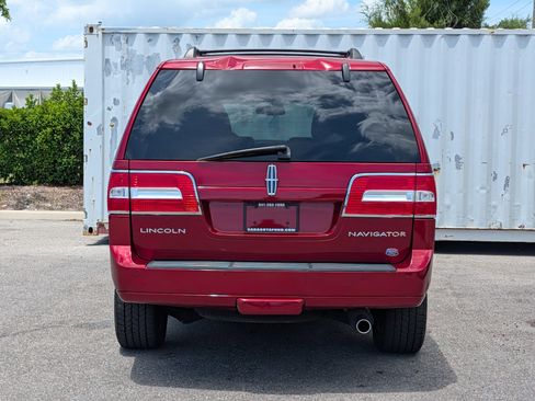 Used 2014 Lincoln Navigator 2WD image 5