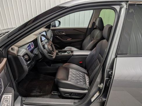 Used 2023 Nissan Rogue Platinum w/ Platinum Premium Package image 15