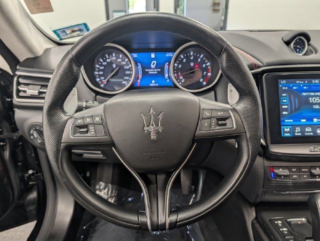 Used 2018 Maserati Ghibli S Q4 AWD/4WD image 19