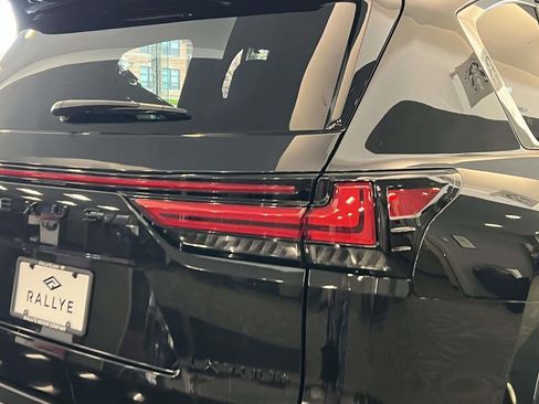 New 2026 Lexus LX 700h Luxury image 8