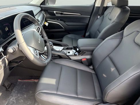 New 2025 Kia Telluride S image 22
