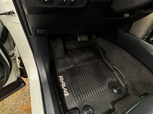 Used 2017 Toyota RAV4 Limited AWD/4WD image 16