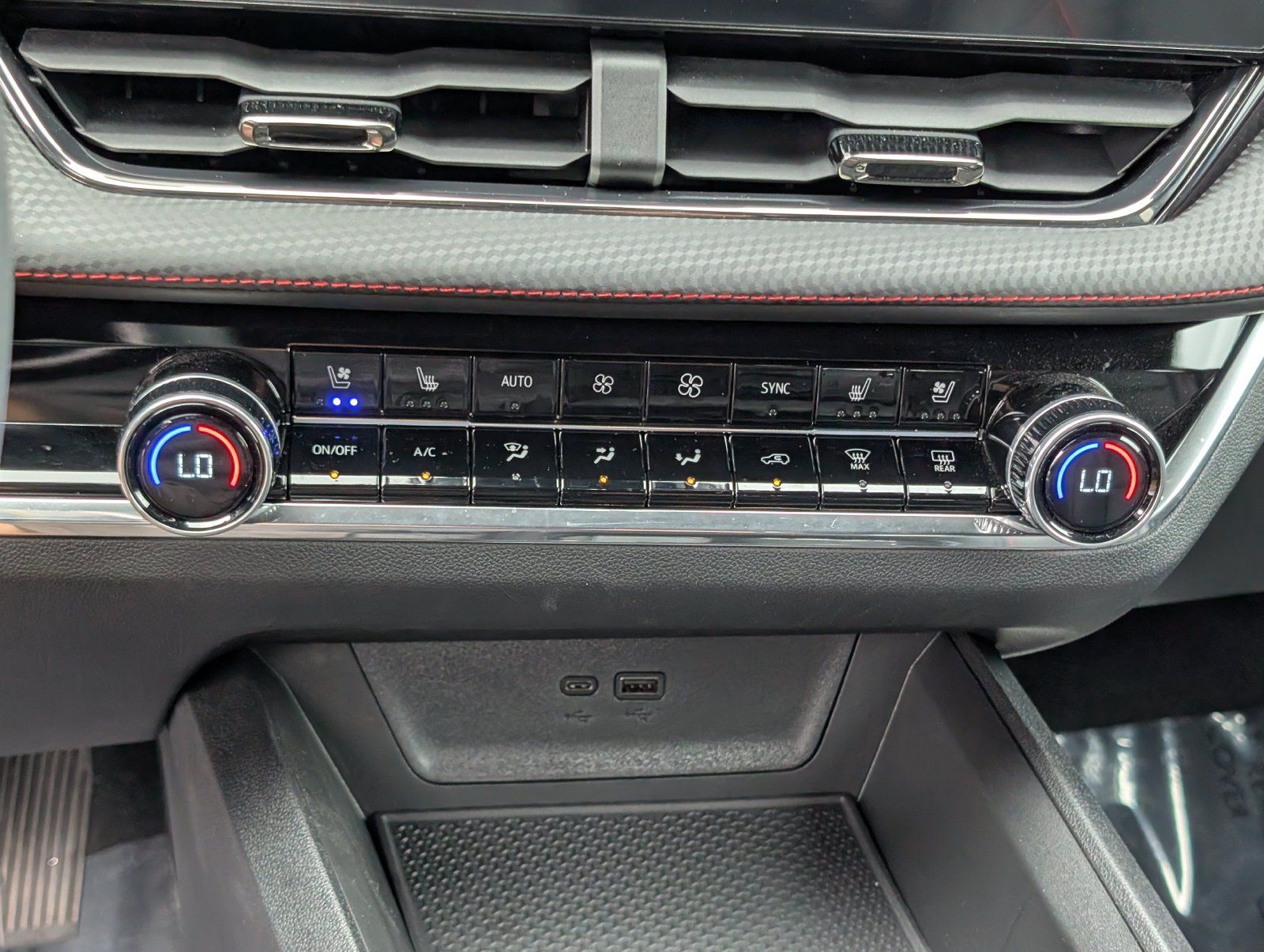 Used 2025 Chevrolet Equinox RS w/ Safety and Technology Package AWD/4WD image 28