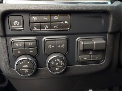 New 2026 Chevrolet Suburban High Country AWD/4WD image 17