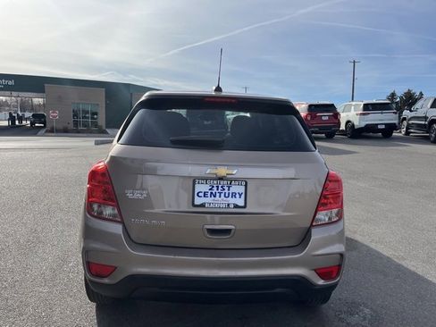 Used 2018 Chevrolet Trax LS image 14