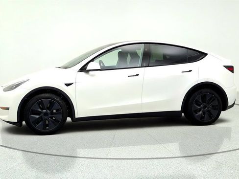 Used 2025 Tesla Model Y Long Range AWD/4WD image 8
