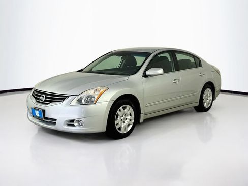 Used 2012 Nissan Altima 2.5 S FWD image 3