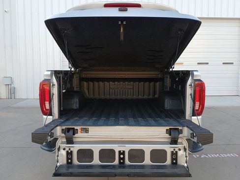 Used 2022 GMC Sierra 1500 SLT w/ SLT Premium Plus Package image 27