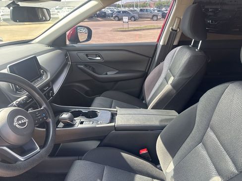 Certified 2024 Nissan Rogue SV image 40