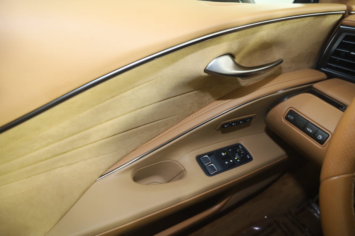Used 2018 Lexus LC 500 Coupe w/ Touring Package RWD image 35