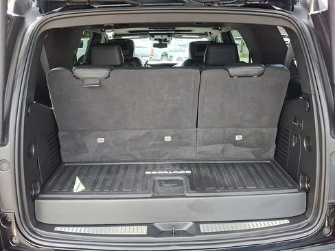 Used 2020 Cadillac Escalade Platinum AWD/4WD image 25