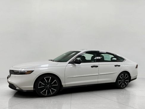 Used 2024 Honda Accord Touring image 8