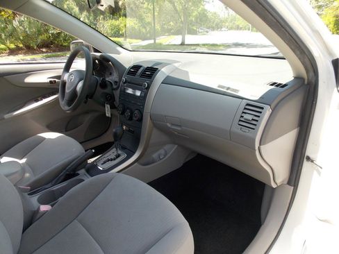 Used 2010 Toyota Corolla image 2