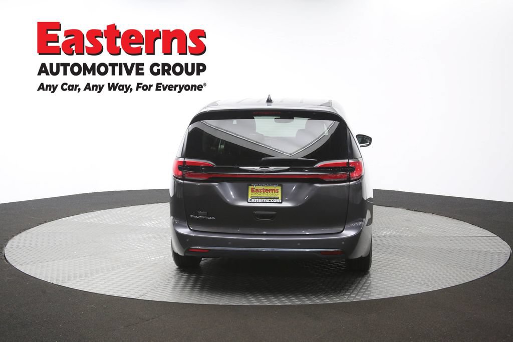 Used 2023 Chrysler Pacifica Touring-L FWD image 40
