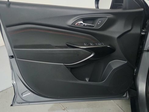 Certified 2024 Chevrolet Trax RS w/ Sunroof Package FWD image 16