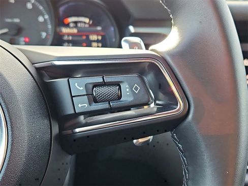 Certified 2025 Porsche Macan image 30
