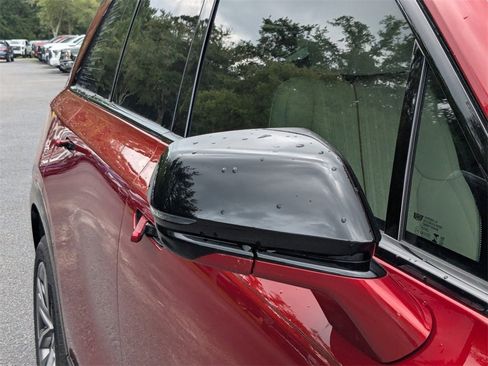 New 2026 Cadillac Vistiq Sport w/ LPO, Floor Liner Package image 13