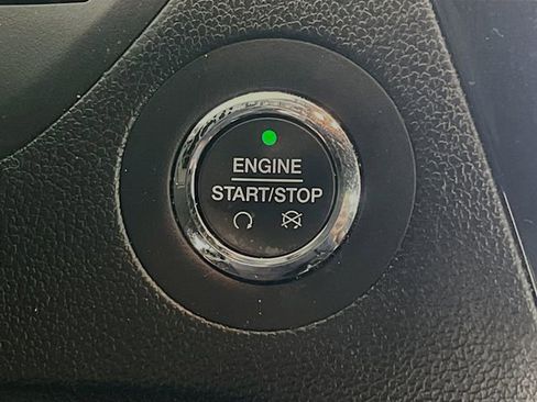 Used 2019 Ford Explorer XLT w/ Equipment Group 201A FWD image 19