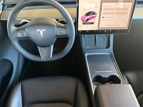 Used 2023 Tesla Model Y Long Range AWD/4WD image 18