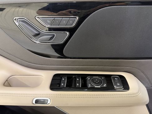 Used 2021 Lincoln Aviator 2WD image 13