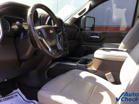 Used 2020 Chevrolet Silverado 3500 LTZ w/ LTZ Premium Package image 29