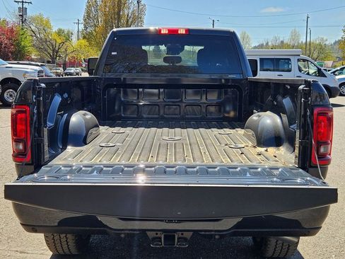 New 2026 RAM 3500 Big Horn AWD/4WD image 10