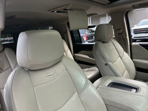 Used 2019 Cadillac Escalade ESV Luxury image 35