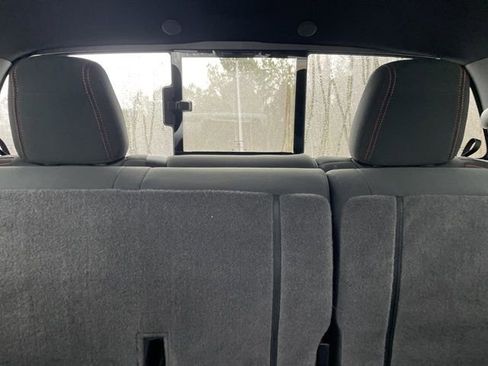 Used 2025 Nissan Frontier PRO-4X image 11