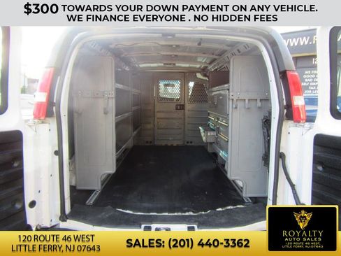 Used 2017 Chevrolet Express 2500 image 21