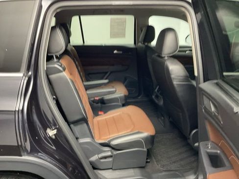 Used 2021 Volkswagen Atlas SEL Premium image 34